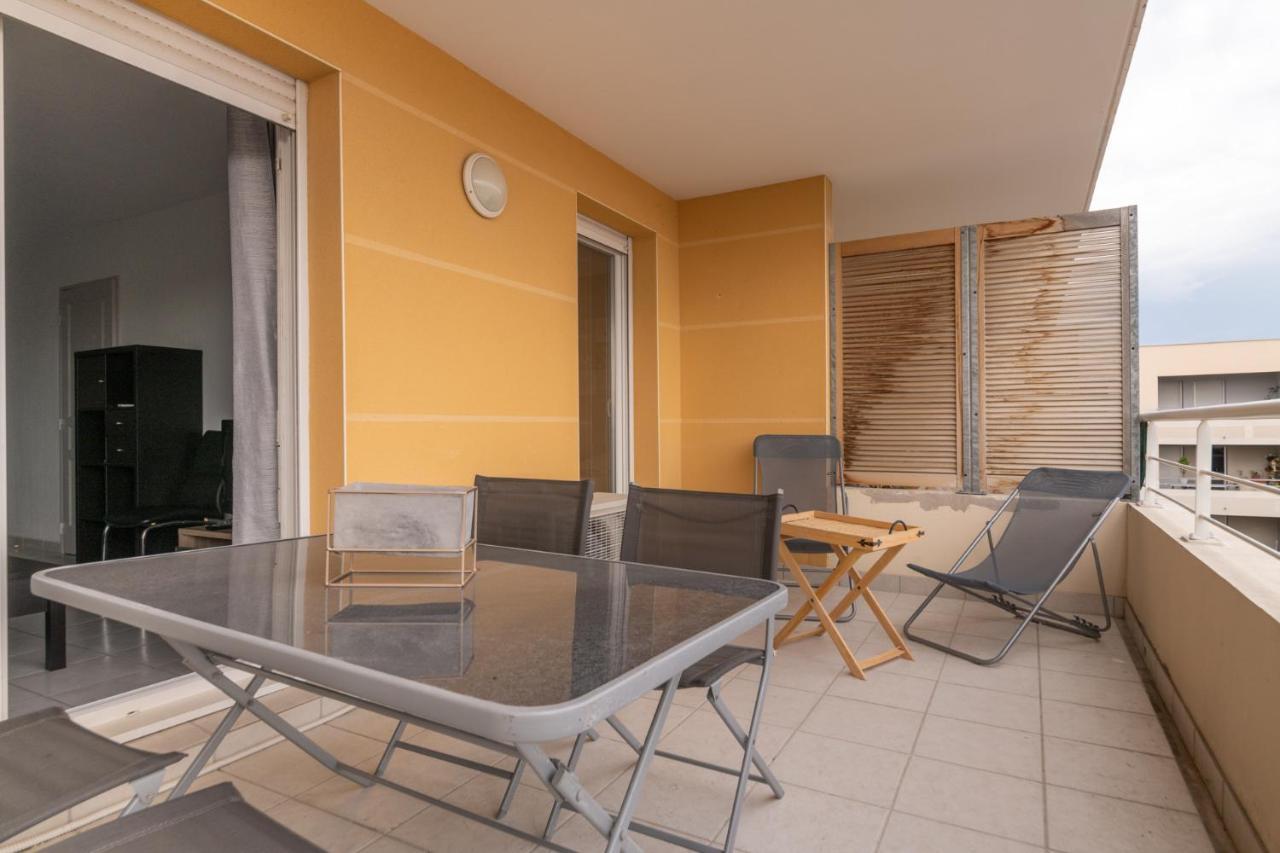 Appt De Charme Avec Grand Balcon Proche Avignon Wifi Gratuit Monteux Exterior foto